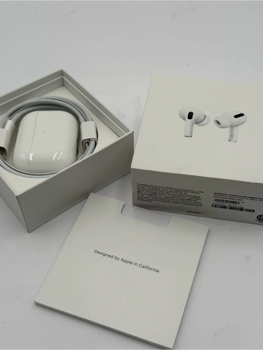 E7 Apple AirPods Pro MagSafe Charging Case MLWK3AM/A A2083 A2084 A2190 Open Box